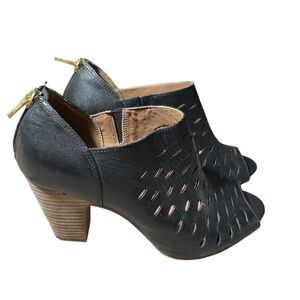 Clarks Black Leather Cutout Peep-Toe Stacked Heel Booties